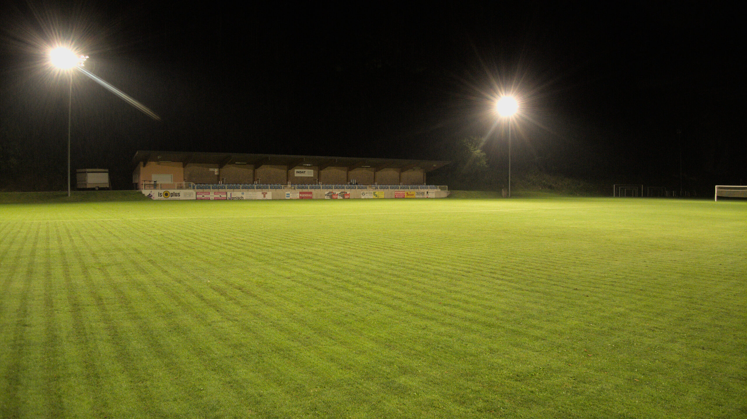 Read more about the article Conversion of SV Hohenberg to SmartArena LED Floodlights!